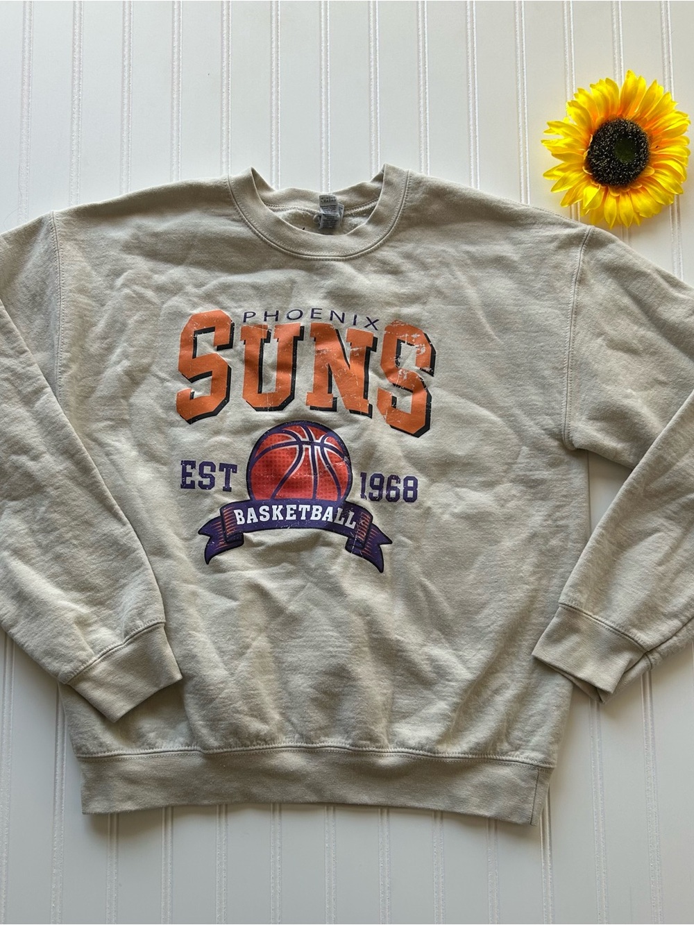Gildan Beige Crewneck Sweatshirt with Orange and Purple Phoenix Suns Graphic